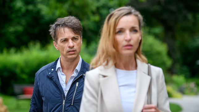 Bild: ARD/Christof Arnold Robert (Lorenzo Patané) will mit Lia (Deborah Müller) durchbrennen.