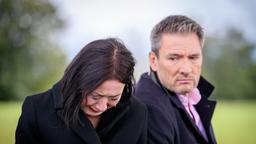 Sophia (Krista Birkner, l., mit Dieter Bach) erkennt, dass sie ihr Verhältnis zu Henry unwiederbringlich zerstört hat.