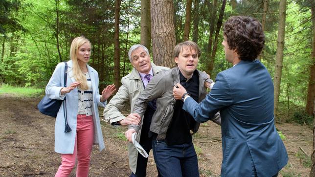 Bild: ARD/Christof Arnold Sebastian(KaiAlbrecht),Luisa(MagdalenaSteinlein)undFriedrich(DietrichAdam)gelingtes,BertramKesselring(AndreasBendig)aufzuhalten.