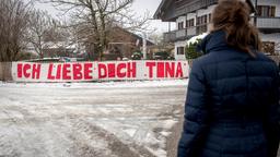 Tina (Christin Balogh) wird mit einem Liebesgeständnis überrascht.