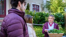 Valentina (Aylin Ravanyar) und Greta (Laura Osswald) stellen besorgt fest, dass Otto verschwunden ist. Noah (Christopher Jan Busse) hingegen freut sich bitter.