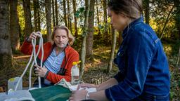 Valentina gibt sich die Schuld an Elenis Notlage. Doch Michael gelingt es, ihr die Gewissensbisse auszureden, und die beiden verabreden sich zur Arbeit an der Jolle. 