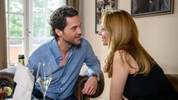 Voller Hoffnung bittet Karl (Stephan Käfer) seine Ex-Frau Ariane (Viola Wedekind) um einen gemeinsamen Neuanfang.