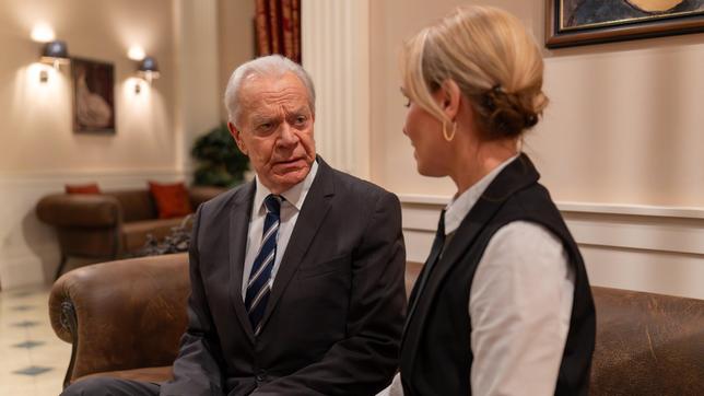 Werner (Dirk Galuba) findet Katjas (Isabell Stern) Affäre mit Vincent unmöglich.