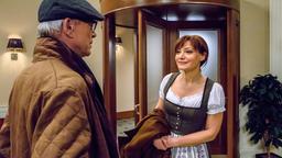 Werner (Dirk Galuba) ist nicht begeistert davon, dass Susan (Marion Mitterhammer) im Bräustüberl als Kellnerin arbeiten will.