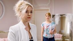 Zu Rebeccas (Julia Alice Ludwig) Überraschung hat Ella (Victoria Reich) einen Auftrag für die "Herzkomplizen".