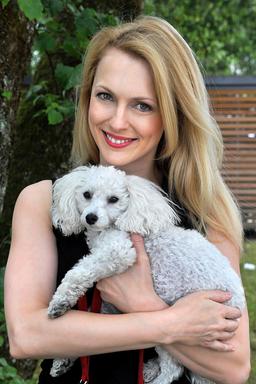 Bild: ARD/Ann Paur Sturm der Liebe: Natalie Alison spielt Rosalie Engel