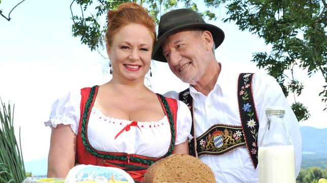 Bild: ARD/Ann Paur Magdalena Murnau (Petra Berndt) und Alfons Sonnbichler (Sepp Schauer)