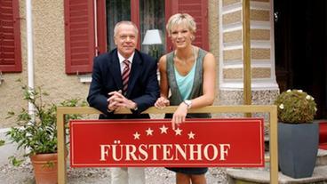 Bild: ARD/Jo Bischoff Dirk Galuba und Maria Riesch