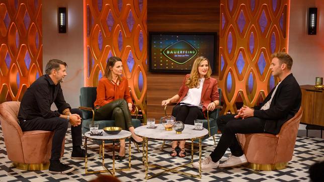 Moderatorin Katrin Bauerfeind mit ihren Gästen v.l.n.r.: Kai Wiesinger, Anja Reschke und Dr. Leon Windscheid.