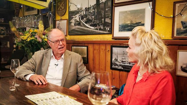 Bild: NDR/Morris Mac Matzen Gastgeberin Ina Müller und Peer Steinbrück.