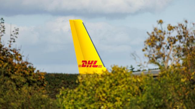 Bild: WDR/Jens Schlueter/Getty Images Anschlagsversuch auf Frachtflieger? DHL-Pakete in Flammen.