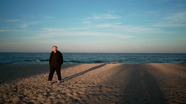 Danny Reinke zuhause am Strand von Mönkebude am Stettiner Haff.