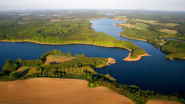 Bild: NDR/Christoph Hauschild Die Mecklenburger Seenplatte ist die größte zusammenhängende Wasserwildnis Deutschlands.
