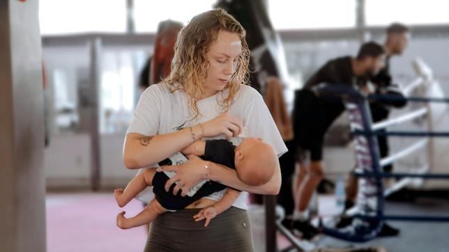Bild: HR/Marc Nordbruch Johanna Rögner: Trotz Baby will sie zurück in den Ring.