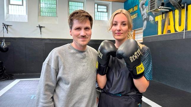 Bild: BR Moderator Frank Seibert und Sarah Becker. Sie hatte schwere Depressionen aus denen sie sich mühsam herausgekämpft hat. Weiteres Bildmaterial finden Sie unter www.br-foto.de.