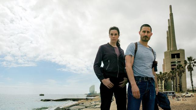 Bild: ARD Degeto/Lucia Faraig Das Ermittlerteam: Kommissarin Fina Valent (Anne Schäfer, li.) und Kommissar Xavi Bonet (Clemens Schick) arbeiten zusammen.