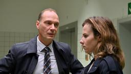 Karin Gorniak (Karin Hanczewski) versucht Peter Michael Schnabel (Martin Brambach) davon zu überzeuegn, auf ihre Intuition zu hören obwohl es keine offensichtlichen Indizien für einen Mord gibt