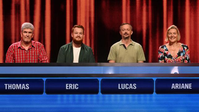 Bild: ARD/Uwe Ernst Die Kandidat:innen Thomas, Eric, Lucas und Ariane bei Gefragt-Gejagt