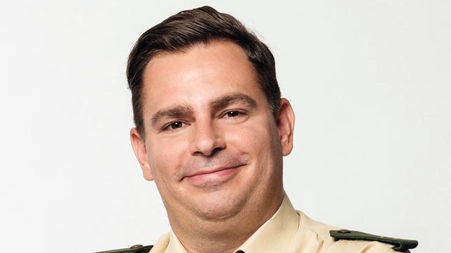 Bild: ARD/TMG/Emanuel A. Klempa Polizeimeister Martin Riedl (Paul Sedlmeir)