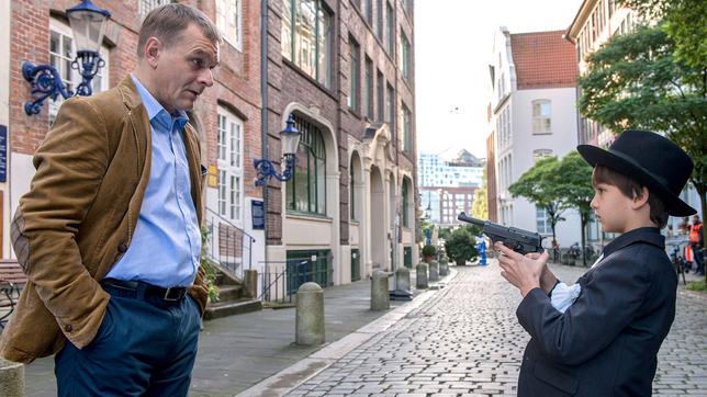 Bild: ARD/Georges Pauly Florian und Anwalt Bender
