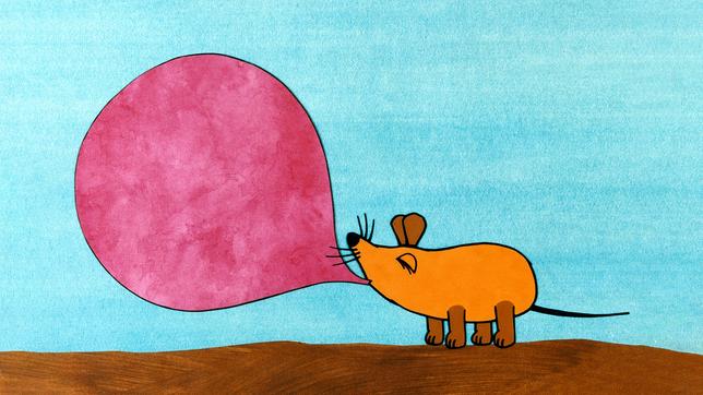 Bild: WDR Die Maus bläst einen Ballon auf aus "Die Sendung mit der Maus" (Archivfoto, 1972)
